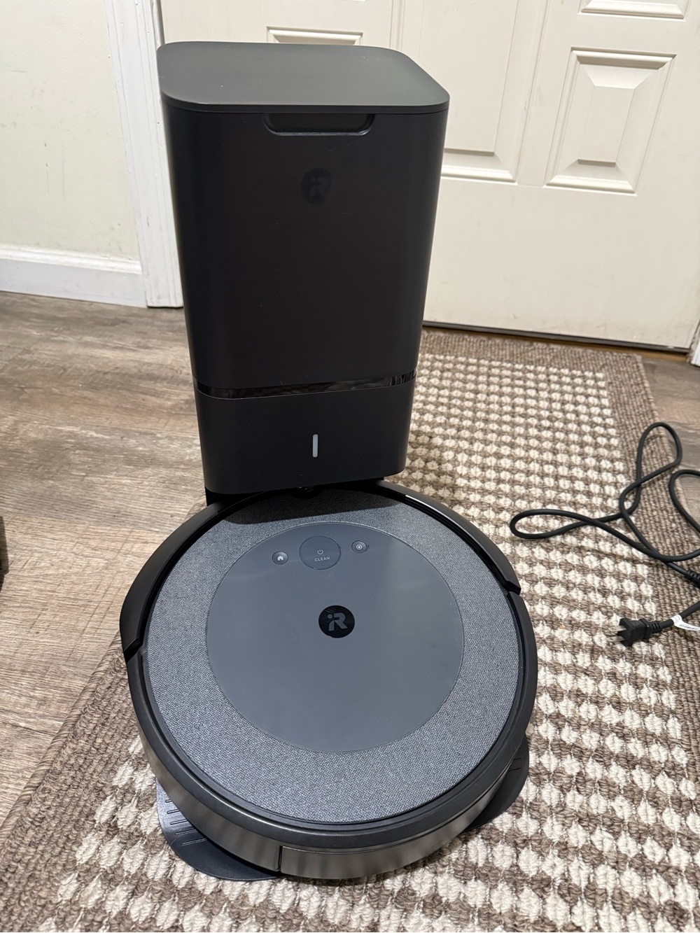 Brand new no box iRobot ROOMBA i3